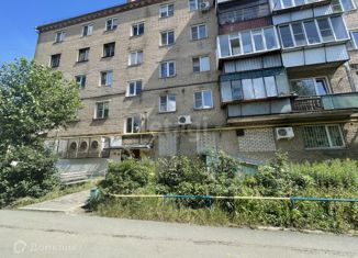 Продается 4-ком. квартира, 60.7 м2, Южноуральск, улица Советской Армии, 2