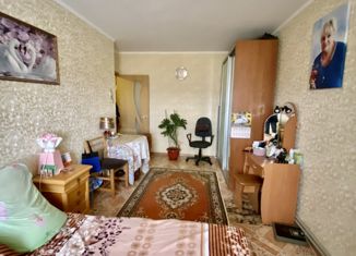 Продажа 3-ком. квартиры, 66.9 м2, село Уютное, улица Кирова, 14