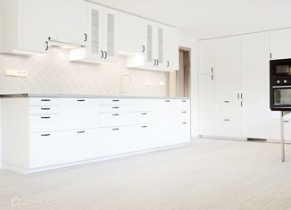 Продаю комнату, 39.6 м2, посёлок Берёзовый, Декоративная улица, 1/5к2