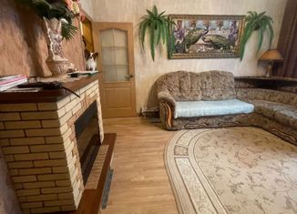 Трехкомнатная квартира на продажу, 70 м2, Хакасия, улица Крылова, 77А