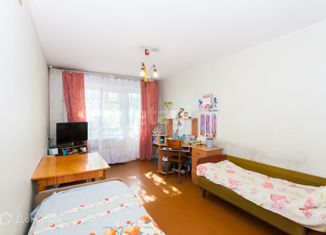 Продам 2-ком. квартиру, 44 м2, Абакан, улица Крылова, 37