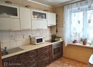 Продается двухкомнатная квартира, 50 м2, село Долгодеревенское, улица Мира, 30