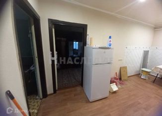 Продам трехкомнатную квартиру, 61 м2, Шахты, проспект Карла Маркса, 132