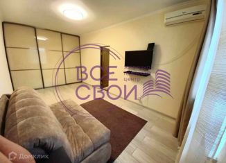 Продаю 1-комнатную квартиру, 33 м2, Краснодарский край, улица Володарского, 85