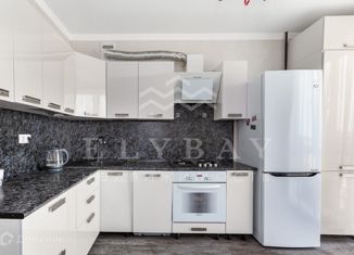 Продам 3-ком. квартиру, 75.6 м2, Калининградская область, улица Николая Карамзина, 38