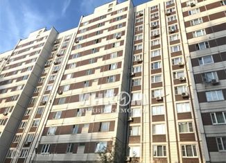 Продаю 2-ком. квартиру, 58 м2, Москва, улица Генерала Кузнецова, 12, улица Генерала Кузнецова