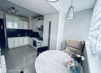 Продам однокомнатную квартиру, 33.1 м2, посёлок городского типа Медведево, улица Сергея Жилина, 3