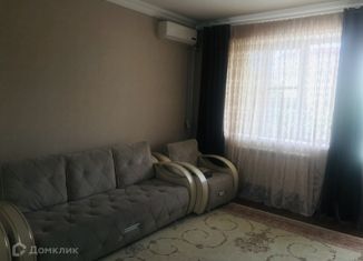 Сдается двухкомнатная квартира, 60 м2, Чечня, улица А.А. Айдамирова, 133к2