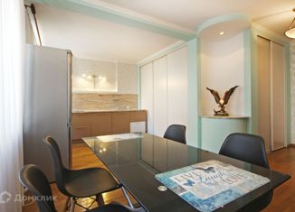 Сдается в аренду 2-ком. квартира, 65 м2, Санкт-Петербург, Петровская набережная, 4, Петровская набережная