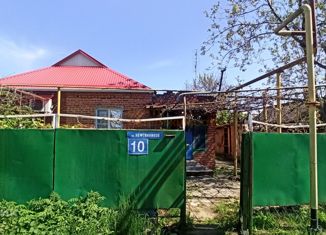 Продаю 4-ком. квартиру, 83 м2, станица Березанская, улица Нефтяников, 11