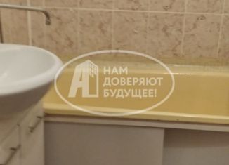 Продается двухкомнатная квартира, 42 м2, рабочий посёлок Павловский, улица Калинина, 25