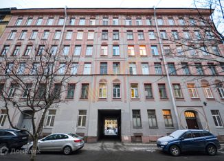 Продаю четырехкомнатную квартиру, 65.7 м2, Санкт-Петербург, 15-я линия Васильевского острова, 88, метро Василеостровская