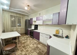 Сдается двухкомнатная квартира, 75 м2, Нижний Новгород, улица Дунаева, 19, улица Дунаева