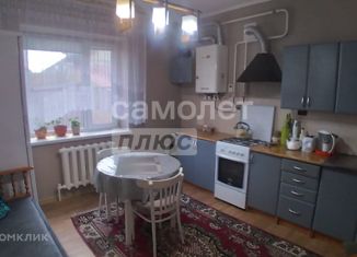 Продается 2-комнатная квартира, 62 м2, Абинск, улица Красных Курсантов, 4