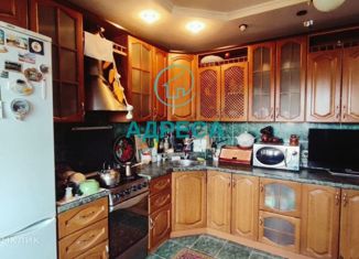 Продажа трехкомнатной квартиры, 95 м2, Новый Оскол, площадь Революции, 12