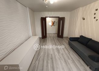 Продам 2-комнатную квартиру, 63 м2, Татарстан, улица Виктора Сажинова, 7/11