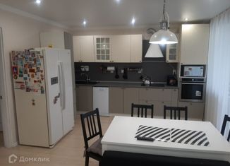 Продается трехкомнатная квартира, 127 м2, Ставрополь, улица 45-я Параллель, 22