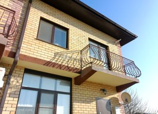 Продажа 2-комнатной квартиры, 55 м2, Крымск, улица Лаара, 23А