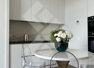 Сдам в аренду 2-комнатную квартиру, 75 м2, Москва, Софийская набережная, 34с3, метро Третьяковская