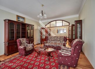 Сдается трехкомнатная квартира, 130 м2, Москва, Тверской бульвар, 16с5, Тверской бульвар