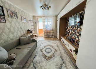 Двухкомнатная квартира на продажу, 55 м2, посёлок городского типа Комсомольское, Светлая улица, 29