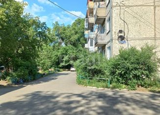 Продам 3-комнатную квартиру, 59 м2, рабочий посёлок Кормиловка, улица Пацаева, 36