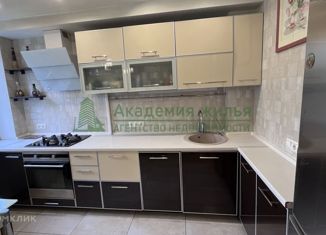 Продажа 3-ком. квартиры, 55 м2, Саратов, улица имени В.Г. Рахова, 10/16