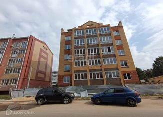 Трехкомнатная квартира на продажу, 107.18 м2, посёлок городского типа Медведево, Комсомольская улица, 32Б