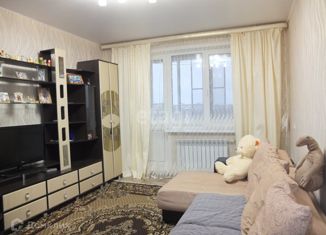 Продается 2-комнатная квартира, 56 м2, Смоленск, улица Петра Алексеева, 5