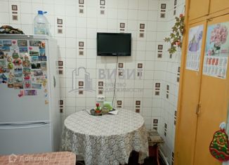 Продаю двухкомнатную квартиру, 43.6 м2, Мензелинск, улица Гурьянова, 102