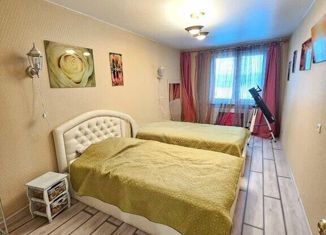 Продам 3-ком. квартиру, 81 м2, Санкт-Петербург, Бухарестская улица, 130к1, муниципальный округ Александровский