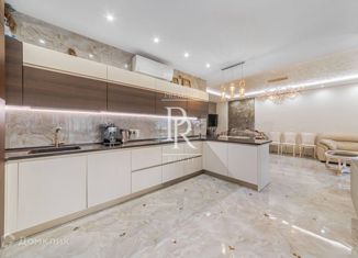 Продаю 4-комнатную квартиру, 130 м2, Москва, Мосфильмовская улица, 88к4с1, метро Раменки