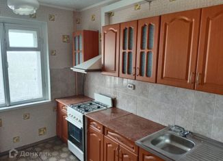 Продается трехкомнатная квартира, 64.8 м2, Нижнекамск, проспект Шинников, 75