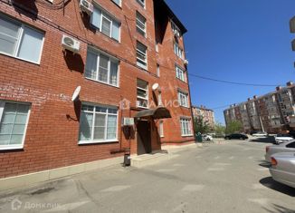 Продажа 1-ком. квартиры, 41 м2, посёлок городского типа Яблоновский, улица А. Чуца, 38, ЖК Солнечный