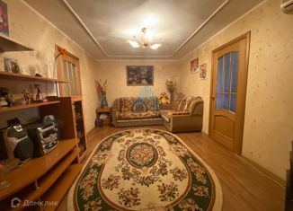 Продается четырехкомнатная квартира, 65.5 м2, Астрахань, Трусовский район, Магистральная улица, 8