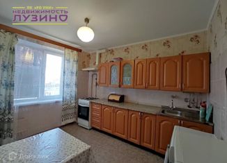 Продам 3-ком. квартиру, 69.7 м2, Омская область, улица Майорова, 32