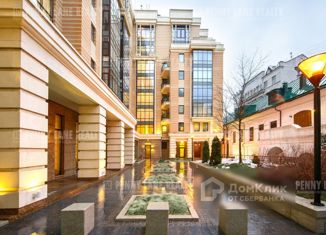 Четырехкомнатная квартира на продажу, 202.1 м2, Москва, Большой Афанасьевский переулок, 28, метро Арбатская