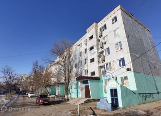 Продам 2-ком. квартиру, 52.8 м2, Элиста, 8-й микрорайон, 7, 8-й микрорайон