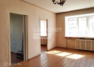 Продается 3-комнатная квартира, 60.6 м2, Барнаул, Молодёжная улица, 64