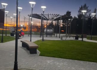 Продаю 2-ком. квартиру, 42.3 м2, Губкинский, Железнодорожная улица, 3