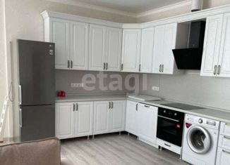 Сдам в аренду 2-ком. квартиру, 80 м2, Краснодар, Совхозная улица, 1к5, Совхозная улица