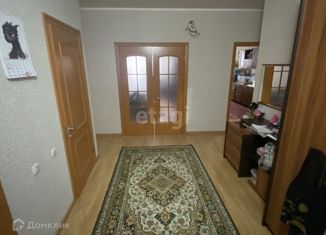 Продаю двухкомнатную квартиру, 72 м2, Батайск, улица Комарова, 131А