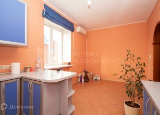 Продается 4-комнатная квартира, 133 м2, Тюменская область, улица Хохрякова, 10