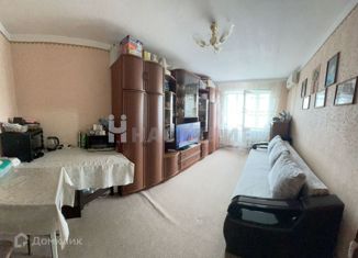 Продается 2-ком. квартира, 32.6 м2, Майкоп, улица Димитрова, 16