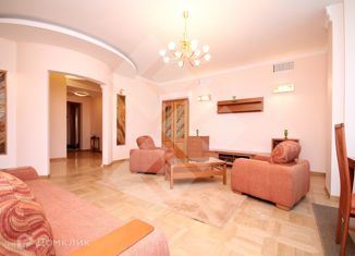 Сдаю в аренду 4-ком. квартиру, 180 м2, Москва, улица Заморёнова, 21, улица Заморёнова