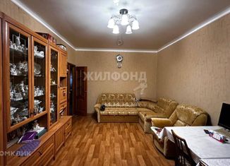 Продам 4-ком. квартиру, 95 м2, Астраханская область, улица Куликова, 77