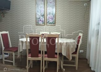 Продаю 4-комнатную квартиру, 70 м2, Темрюк, улица Ленина, 64