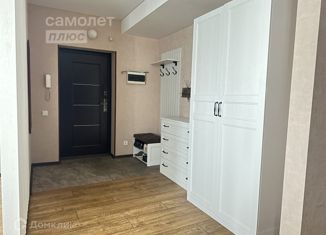 Продажа 3-ком. квартиры, 92 м2, Челябинская область, Светлая улица, 2