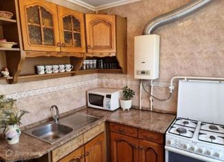 Сдается в аренду двухкомнатная квартира, 50 м2, Краснодар, улица Хакурате, 7, улица Хакурате