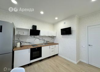 Сдается в аренду 3-комнатная квартира, 95 м2, Краснодар, улица имени Валерия Гассия, 4/7к4, Карасунский округ